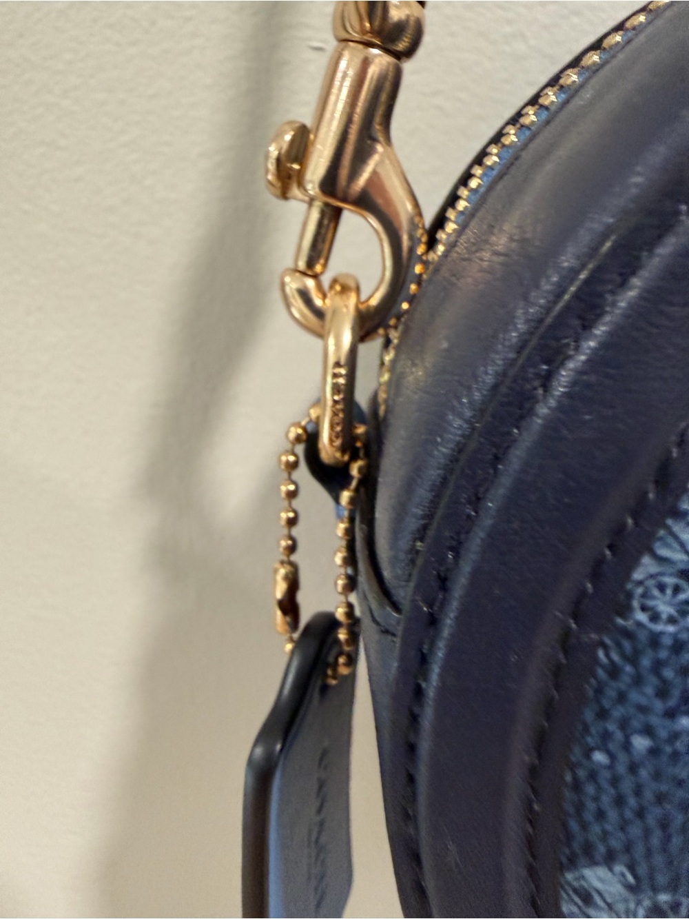 Coach Navy Carriage Pattern Camera Bag - Picture 4 of 8